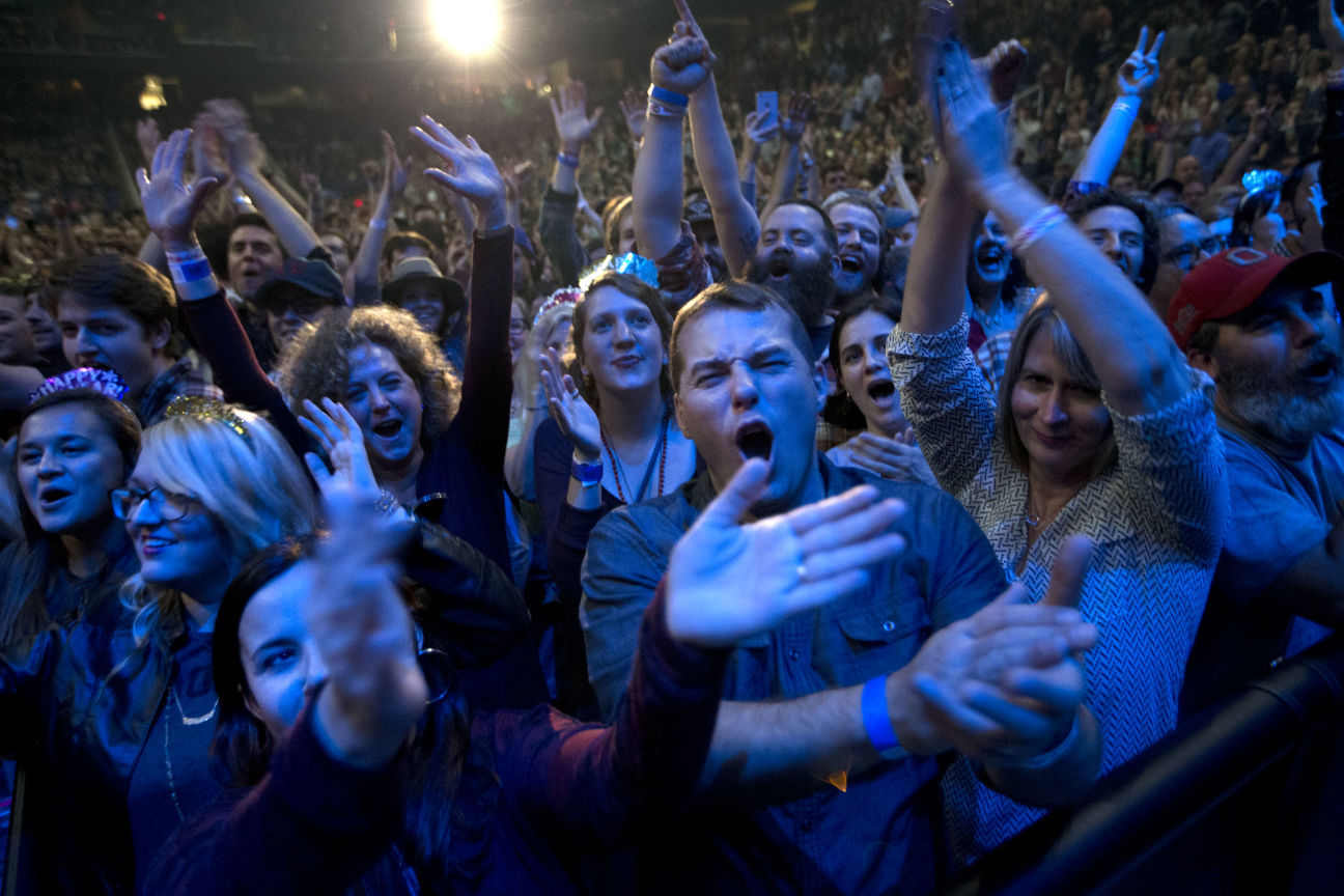 Avett Brothers play New Year's show at the Greensboro Coliseum